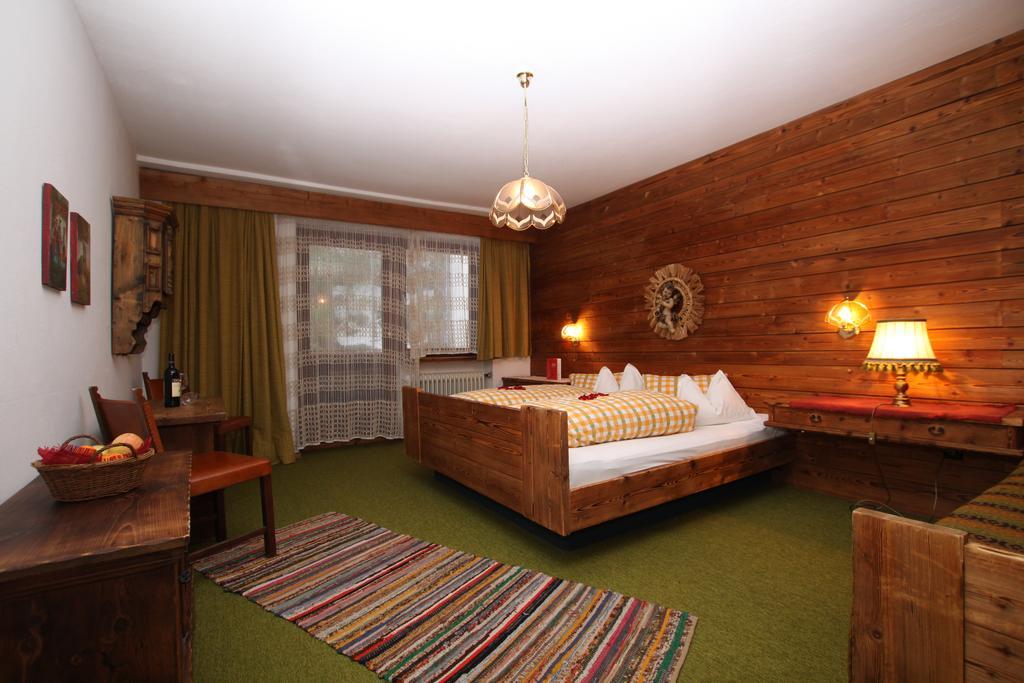 Gasthof zur Mühle Leutasch Zimmer foto