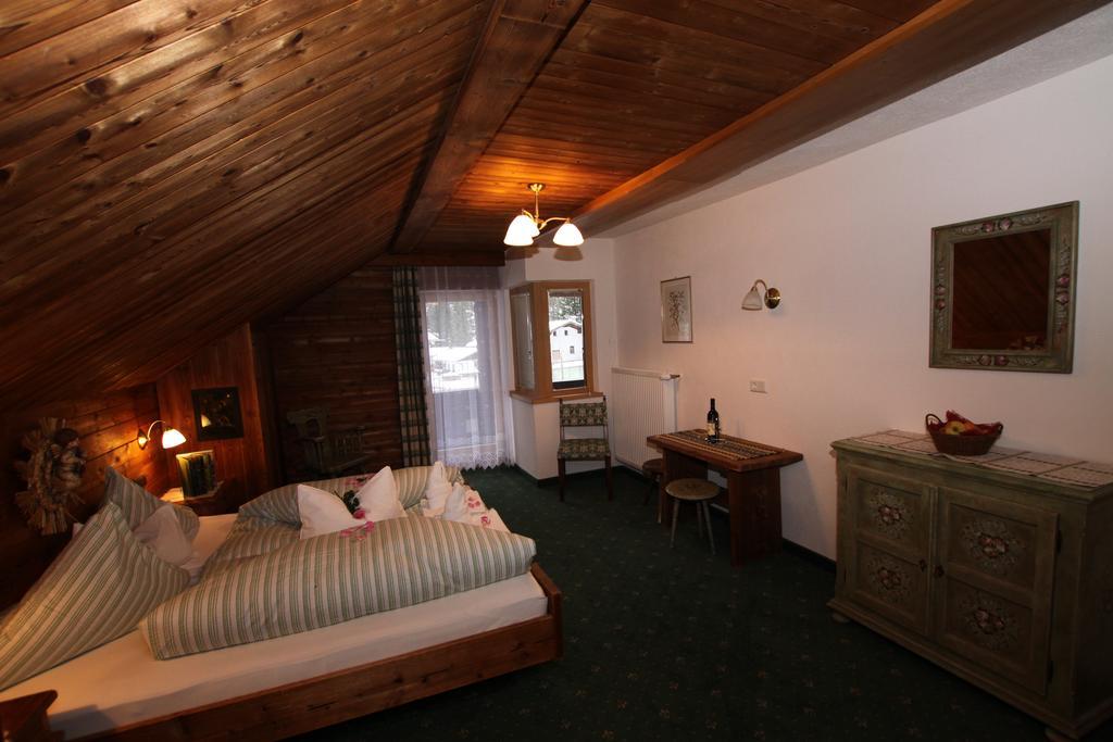 Gasthof zur Mühle Leutasch Zimmer foto